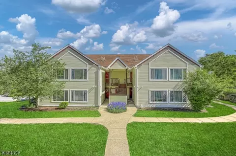 158 Falcon Ridge Way #158, Hamburg, NJ 07419
