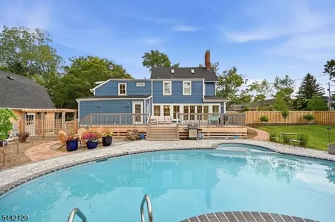 Exterior - 54 E Main St, Mendham, NJ 07945 photo 5 of 9