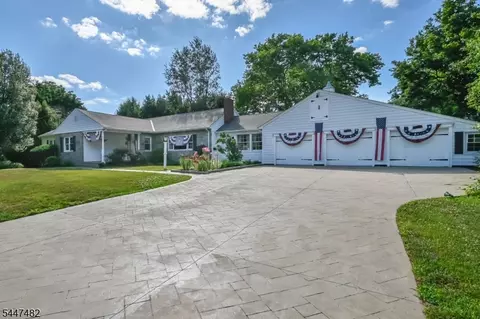 5 Pardun Ave, Milltown, NJ 08850