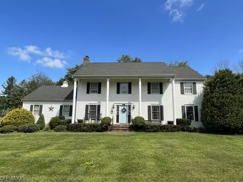 17 Sanford Rd, Budd Lake, NJ 07828