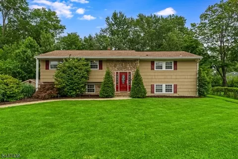 59 Knoll Rd, Parsippany, NJ 07054