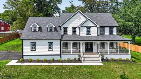 105 Woodfern Rd, Branchburg, NJ 08853
