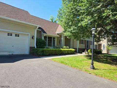 47 Hedge Row Rd, Princeton, NJ 08540
