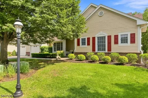 47 Hedge Row Rd, Princeton, NJ 08540