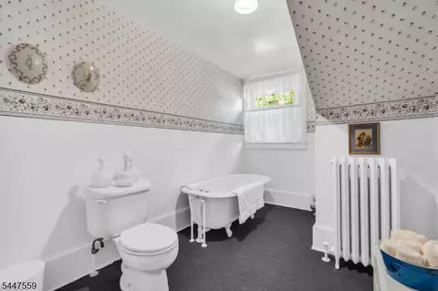 Bath - 932 Cedar Brook Rd, Plainfield, NJ 07060 photo 3 of 5
