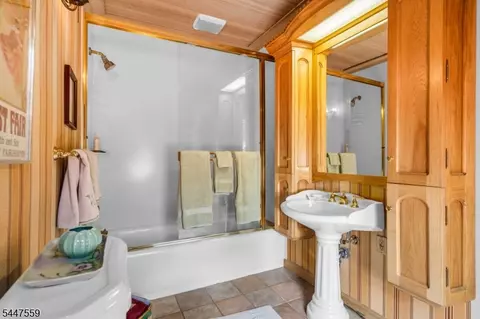 Bath - 932 Cedar Brook Rd, Plainfield, NJ 07060 photo 5 of 5