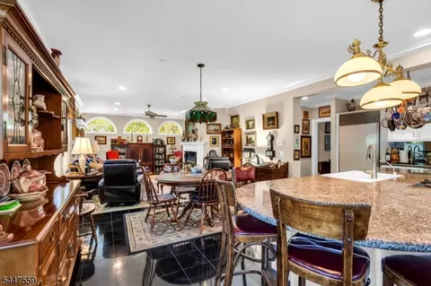 Dining - 932 Cedar Brook Rd, Plainfield, NJ 07060 photo 2 of 4
