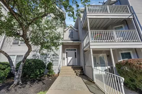 15 Crystal Ln #307, Paterson, NJ 07501