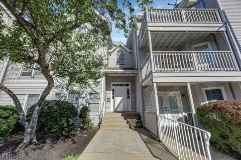 15 Crystal Ln #307, Paterson, NJ 07501