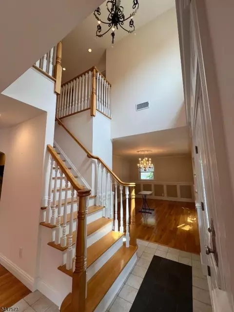 Entry Way - 41 Circle Dr, Paramus, NJ 07652 photo 1 of 8