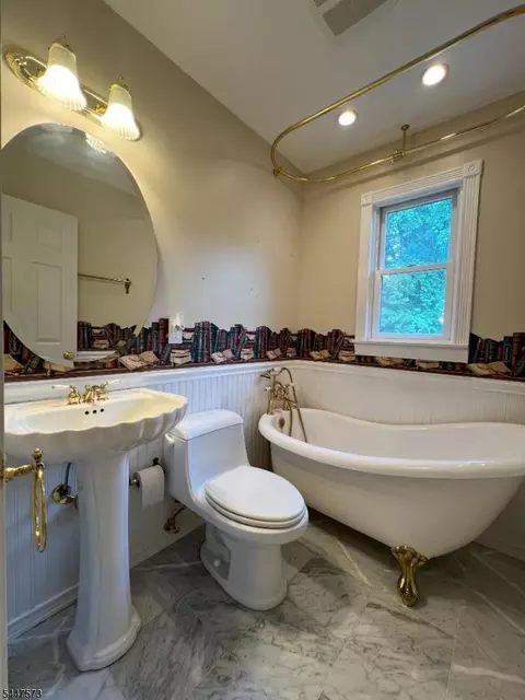 Bath - 41 Circle Dr, Paramus, NJ 07652 photo 4 of 7
