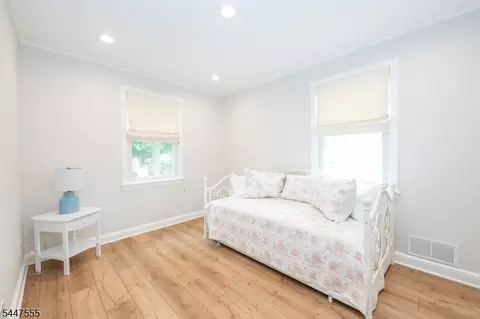 34 Devonshire Rd, Cedar Grove, NJ 07009 photo 12