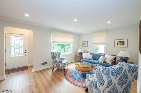 34 Devonshire Rd, Cedar Grove, NJ 07009 photo 4