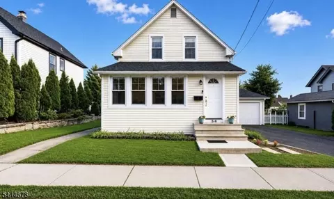 56 Bergen Ave, Bergenfield, NJ 07621