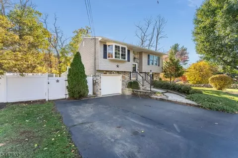 Exterior - 36 Mackenzie Rd, Hampton, NJ 08827 photo 3 of 10