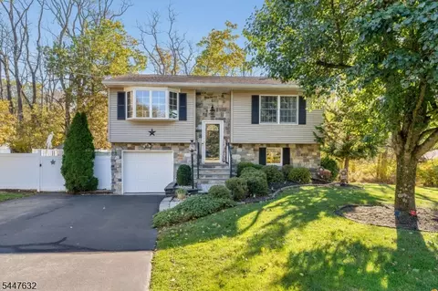 Exterior - 36 Mackenzie Rd, Hampton, NJ 08827 photo 2 of 10