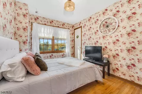 Bedroom - 36 Mackenzie Rd, Hampton, NJ 08827 photo 3 of 3