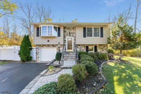36 Mackenzie Rd, Hampton, NJ 08827