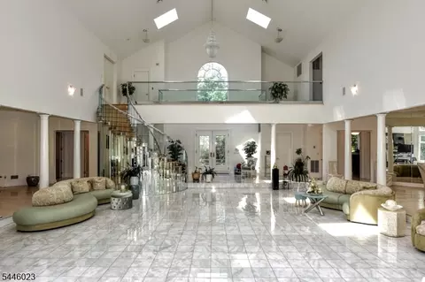 20 Burning Hollow Rd, Saddle River, NJ 07458