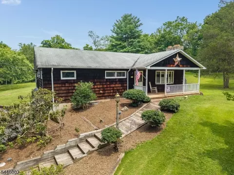 31 Pulaski Rd, Whitehouse Station, NJ 08889