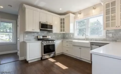 92 3rd Ave, Garwood, NJ 07027