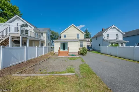 Exterior - 1165 Ringwood Ave, Haskell, NJ 07420 photo 2 of 3