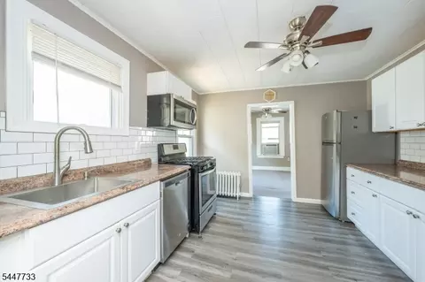 Entry Way - 1165 Ringwood Ave, Haskell, NJ 07420 photo 5 of 5
