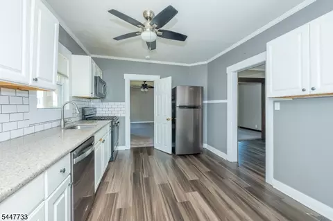 Entry Way - 1165 Ringwood Ave, Haskell, NJ 07420 photo 3 of 5