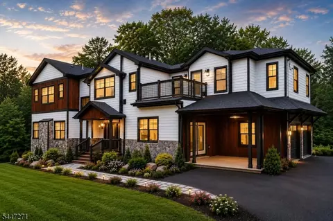 49 Northwood Rd, Lake Hopatcong, NJ 07849