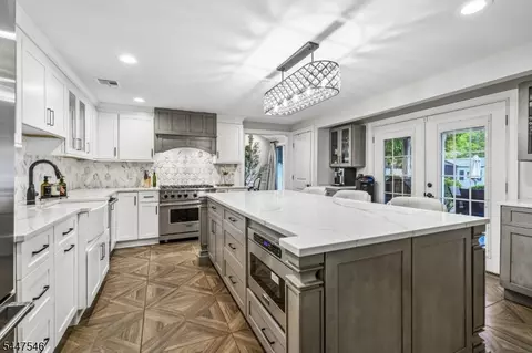 Kitchen - 26 Mohawk Dr, Springfield, NJ 07081 photo 1 of 5