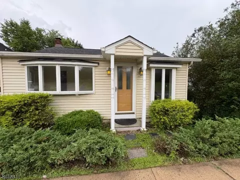 79 Belvidere Ave, Oxford, NJ 07863