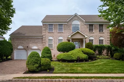 4 Muirhead Ct, Belle Mead, NJ 08502