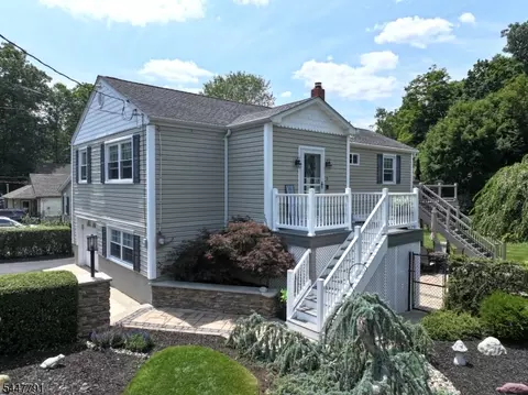 101 New Jersey Ave, Lake Hopatcong, NJ 07849