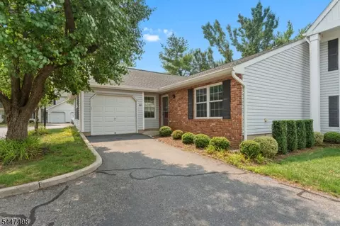 352 Cotswold Pl, Somerset, NJ 08873