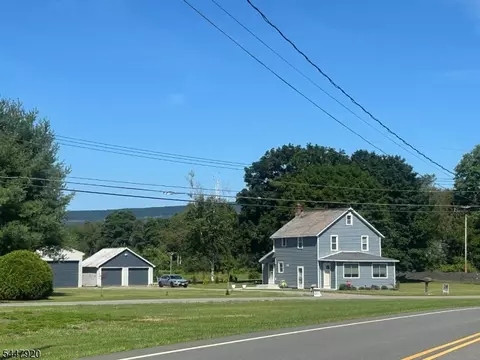 52 Vail Rd, Columbia, NJ 07832