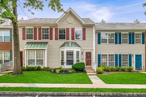21 Balboa Ln, Franklin Park, NJ 08823