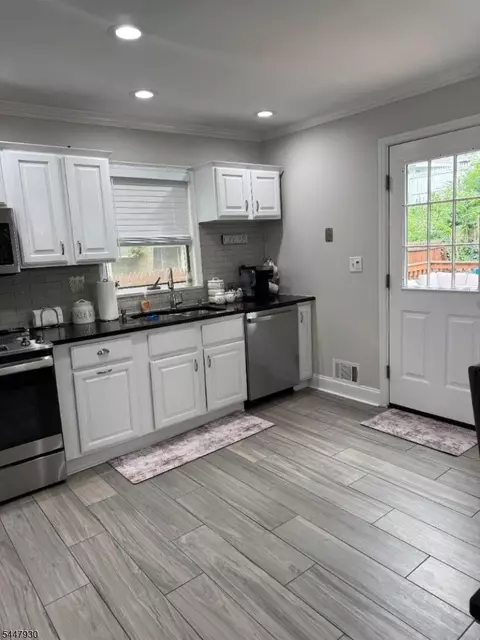 Kitchen - 37 Brookdale Rd, Wayne, NJ 07470 photo 2 of 2