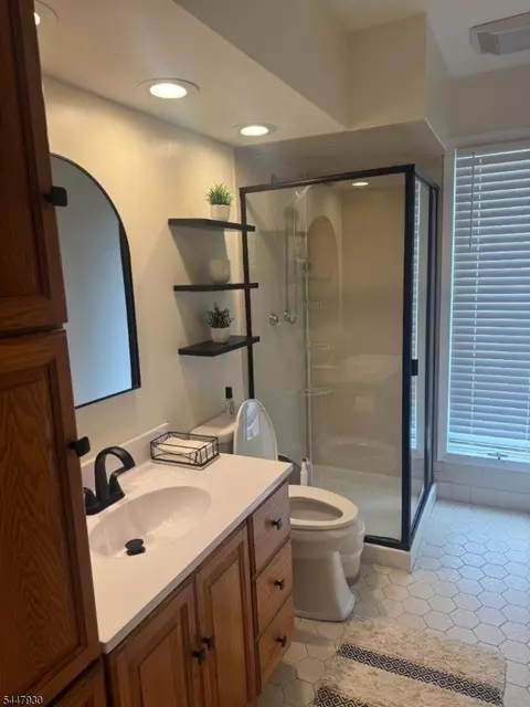 Bath - 37 Brookdale Rd, Wayne, NJ 07470 photo 1 of 3