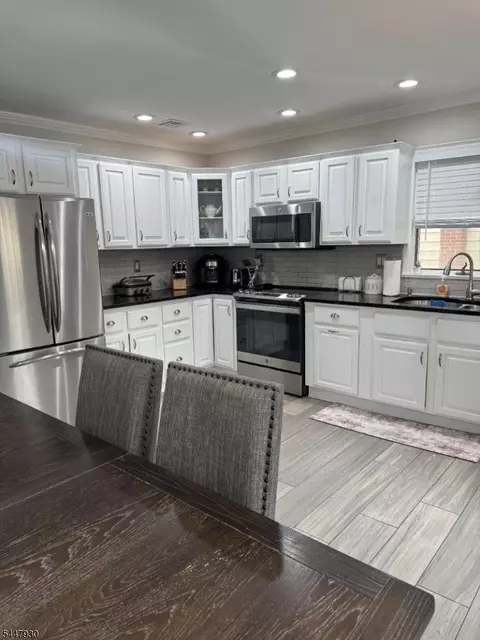 Kitchen - 37 Brookdale Rd, Wayne, NJ 07470 photo 1 of 2