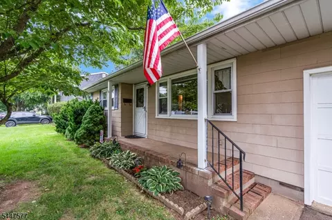 92 Louise Dr, Manville, NJ 08835