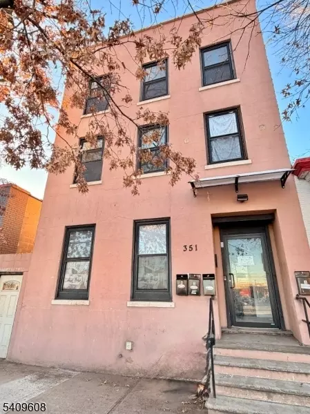 351 Mulberry St, Newark, NJ 07102
