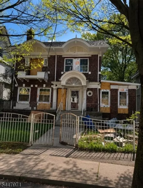 860 S 13th St, Newark, NJ 07108