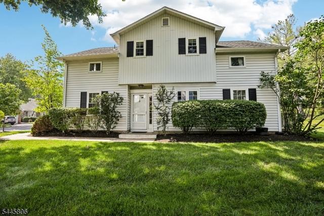 27 Coachlight Dr, Chatham Twp, NJ 07928