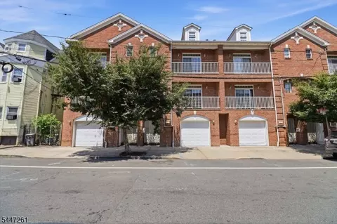 97 Astor St, Newark, NJ 07114