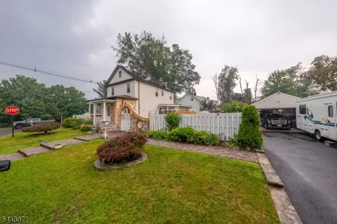 102 Runyon Ave, Middlesex, NJ 08846