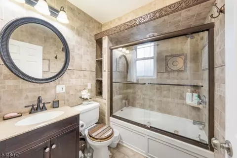 Bath - 102 Runyon Ave, Middlesex, NJ 08846 photo 1 of 1