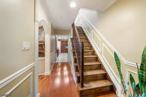 Entry Way - 102 Runyon Ave, Middlesex, NJ 08846 photo 1 of 3
