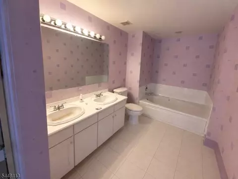 Bath - 810 Firethorn Dr #E2, Union, NJ 07083 photo 1 of 3