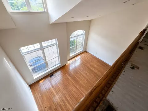 Living - 810 Firethorn Dr #E2, Union, NJ 07083 photo 5 of 5