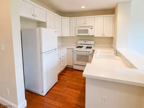 Kitchen - 810 Firethorn Dr #E2, Union, NJ 07083 photo 1 of 1